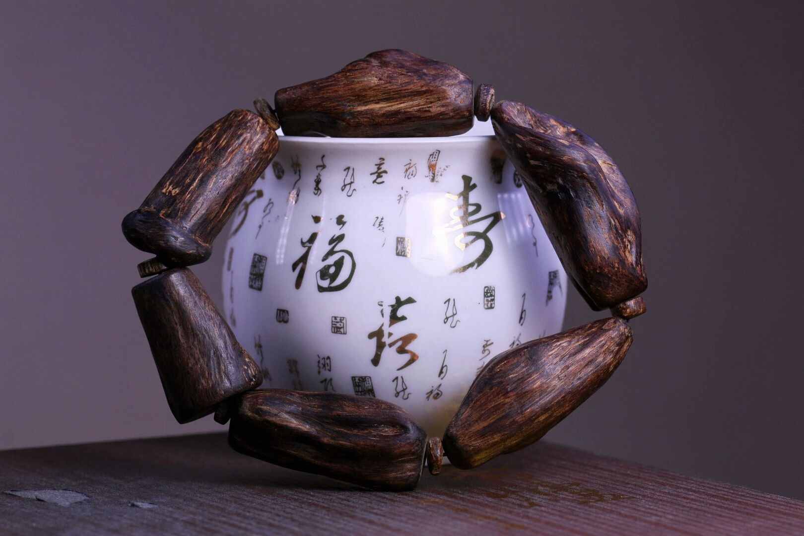 沉香手串日常保養(yǎng)_保養(yǎng)沉香手串要上油嗎_沉香手串怎么保養(yǎng)