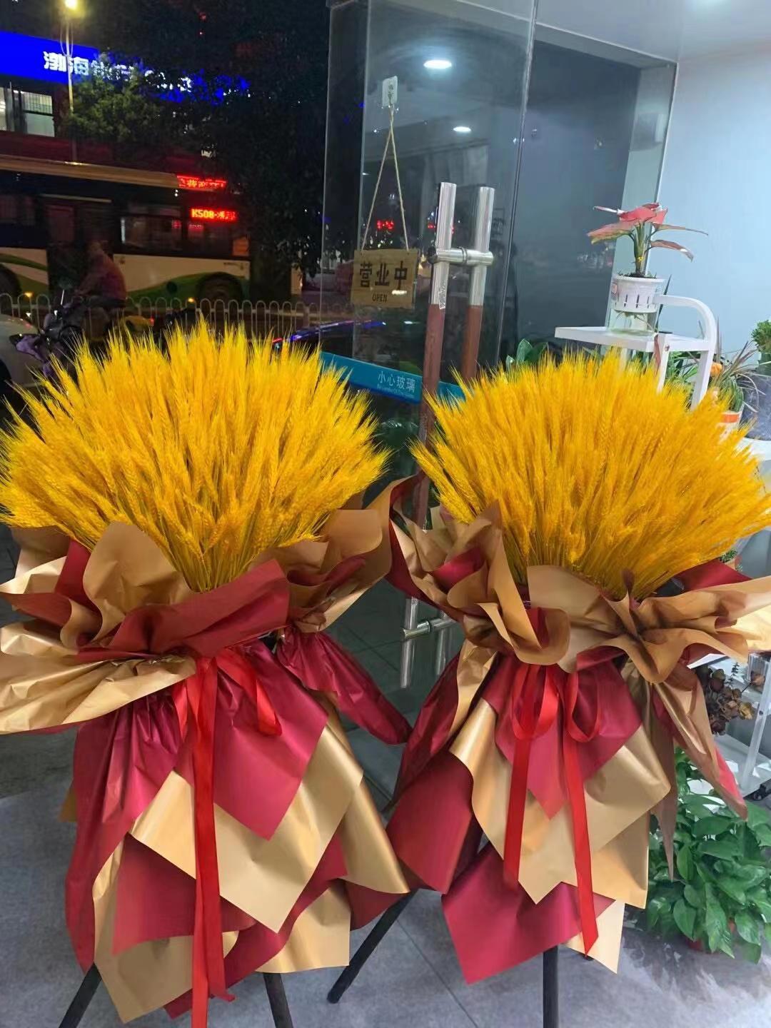 閨蜜送玫瑰花可以送多少朵_可以送閨蜜玫瑰花嗎_閨蜜送玫瑰可以嗎
